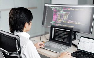 怒江 api php源码,下载的php源码怎么运行呢？